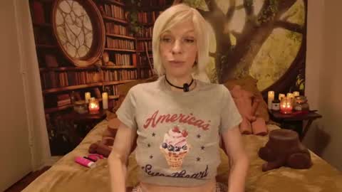 Snapshot of minxtessarae chatting on June 2026 10:47:02 AM Tessa Rae online show from June 2026 10:47:02 AM