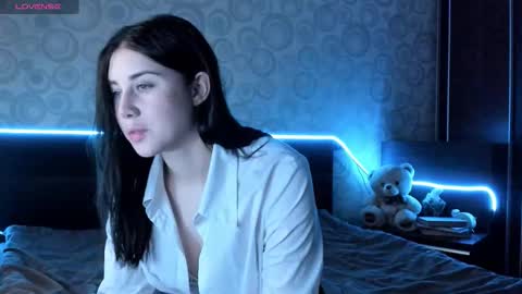 Snapshot of mionill chatting on December 2025 12:06:01 AM Hi Im Naomi online show from December 2025 12:06:01 AM