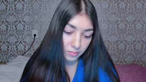 Snapshot of mira_bloempje chatting on December 2025 05:17:01 PM Mira online show from December 2025 05:17:01 PM