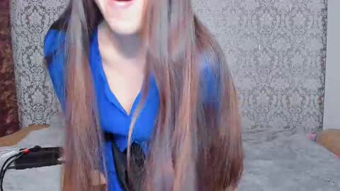 Snapshot of mira_bloempje chatting on January 2026 06:33:01 PM Mira online show from January 2026 06:33:01 PM
