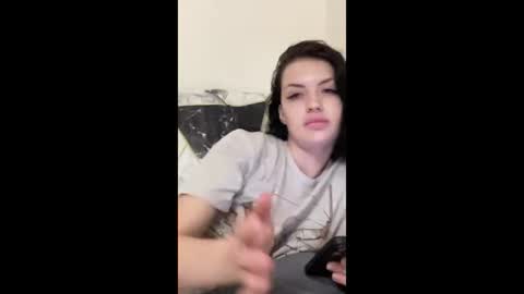 Snapshot of mira_bloempje chatting on August 2026 07:57:02 PM Mira online show from August 2026 07:57:02 PM