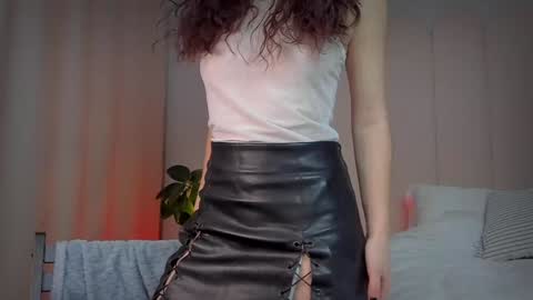 Snapshot of mira_kraviz chatting on January 2025 07:38:01 PM Mira online show from January 2025 07:38:01 PM