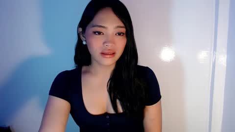 Snapshot of mira_luna222 chatting on December 2024 11:30:01 PM Mira Bella online show from December 2024 11:30:01 PM