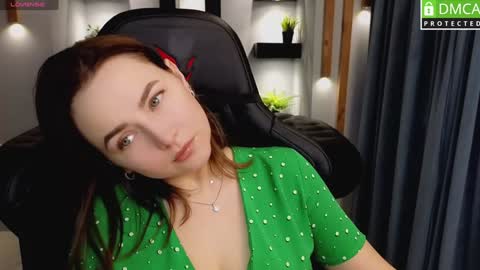 Snapshot of mira_mermayd chatting on January 2025 01:27:01 AM Mira online show from January 2025 01:27:01 AM