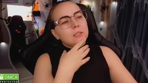 Snapshot of mira_mermayd chatting on October 2025 08:07:01 AM Mira online show from October 2025 08:07:01 AM