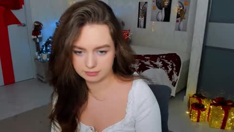 Snapshot of miraclecurly chatting on January 2025 07:28:02 PM Emma online show from January 2025 07:28:02 PM