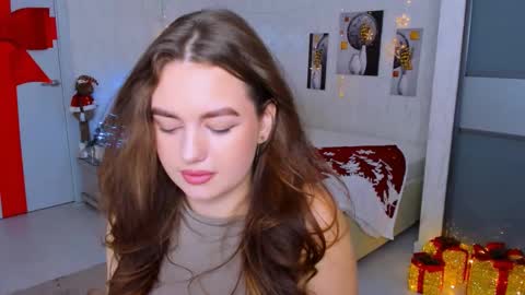 Snapshot of miraclecurly chatting on January 2025 07:39:02 AM Emma online show from January 2025 07:39:02 AM