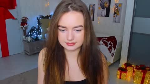 Snapshot of miraclecurly chatting on February 2025 01:23:01 AM Emma online show from February 2025 01:23:01 AM