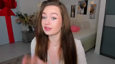 Snapshot of miraclecurly chatting on February 2025 04:12:02 PM Emma online show from February 2025 04:12:02 PM