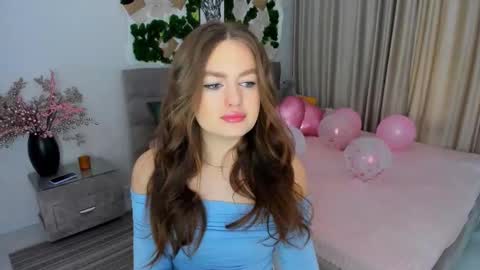 Snapshot of miraclecurly chatting on February 2025 10:17:02 AM Emma online show from February 2025 10:17:02 AM