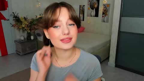 Snapshot of miraclecurly chatting on March 2025 04:07:02 PM Emma online show from March 2025 04:07:02 PM