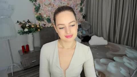 Snapshot of miraclecurly chatting on October 2025 07:15:01 PM Emma online show from October 2025 07:15:01 PM