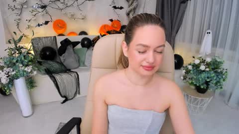 Snapshot of miraclecurly chatting on November 2025 07:26:01 PM Emma online show from November 2025 07:26:01 PM