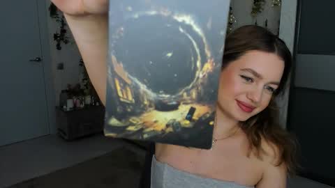 Snapshot of miraclecurly chatting on November 2025 04:31:02 PM Emma online show from November 2025 04:31:02 PM