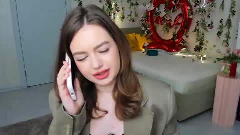 Snapshot of miraclecurly chatting on February 2026 07:24:02 PM Emma online show from February 2026 07:24:02 PM