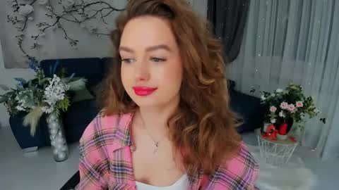Snapshot of miraclecurly chatting on April 2026 04:20:01 PM Emma online show from April 2026 04:20:01 PM