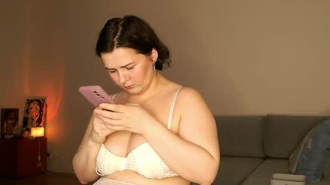 Meera online show from April 2026 10:18:02 PM