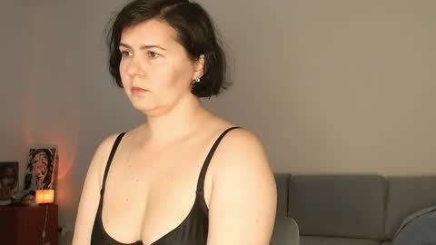 Meera online show from April 2026 07:33:02 PM