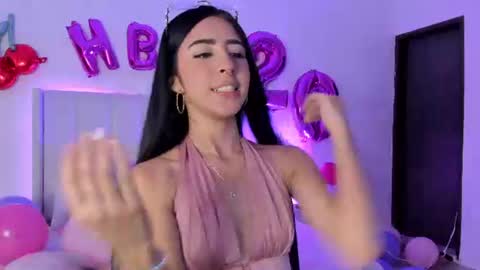Snapshot of mirandaa_rogers chatting on July 2026 07:13:01 PM Miranda Rogers online show from July 2026 07:13:01 PM
