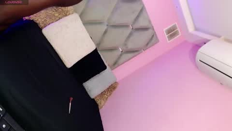 mirandaacollins online show from November 2025 10:48:01 AM