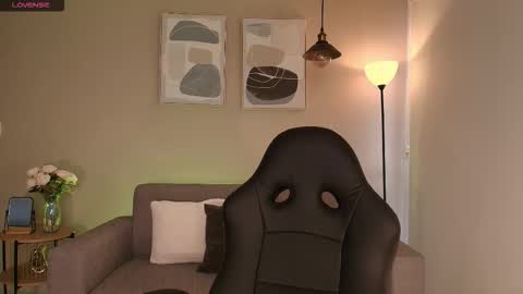 Snapshot of mirandashaw chatting on November 2025 09:47:01 PM Miranda Shaw online show from November 2025 09:47:01 PM