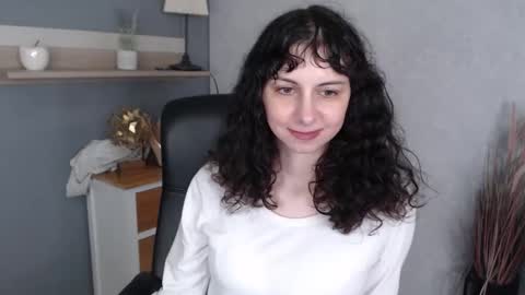 Snapshot of mirarose87 chatting on March 2026 06:52:01 AM Mira online show from March 2026 06:52:01 AM