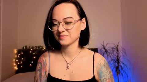 MiraSkyy online show from December 2025 07:11:02 PM