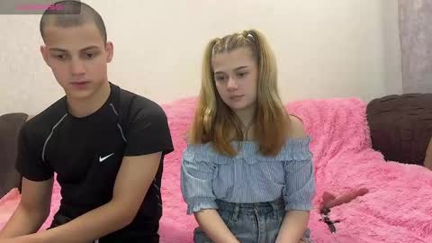 Snapshot of mirelcouple chatting on June 2026 03:25:02 PM mirelcouple online show from June 2026 03:25:02 PM