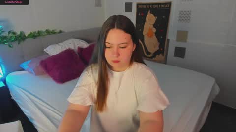 Snapshot of mireyalin chatting on May 2026 05:25:02 AM Mireya online show from May 2026 05:25:02 AM