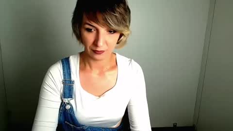 Snapshot of mishelle_blondie chatting on June 2026 02:54:02 PM Mishelle online show from June 2026 02:54:02 PM