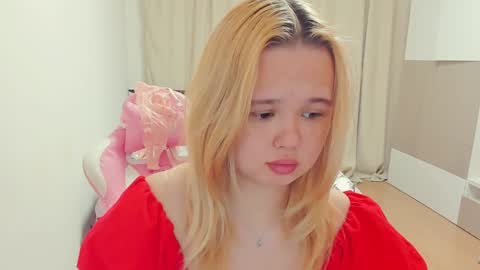 Snapshot of miss__selena chatting on January 2025 06:00:01 PM miss__selena online show from January 2025 06:00:01 PM