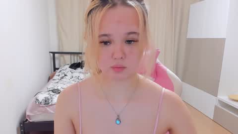 Snapshot of miss__selena chatting on February 2025 06:28:01 PM miss__selena online show from February 2025 06:28:01 PM