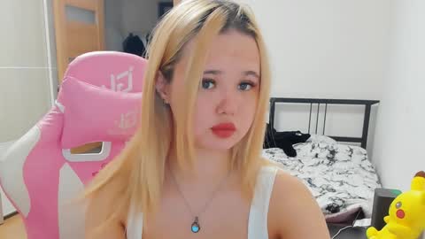 Snapshot of miss__selena chatting on February 2025 05:55:02 PM miss__selena online show from February 2025 05:55:02 PM