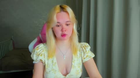 Snapshot of miss__selena chatting on February 2026 07:15:01 PM miss__selena online show from February 2026 07:15:01 PM