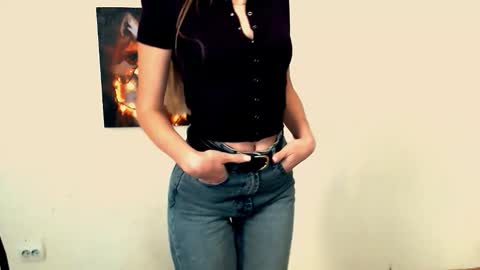 Angelina online show from September 2025 05:53:02 AM