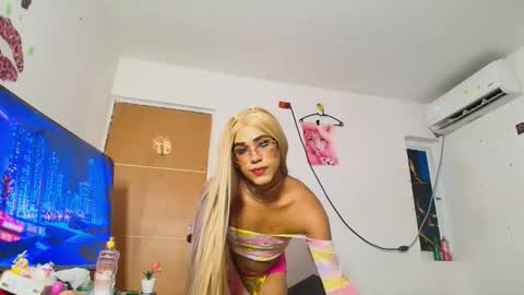 Snapshot of miss_channellx chatting on May 2026 10:13:01 AM miss_channellx online show from May 2026 10:13:01 AM