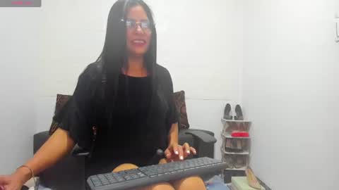 Snapshot of miss_clarepocahose chatting on June 2026 03:27:02 AM Clare PocaHose online show from June 2026 03:27:02 AM