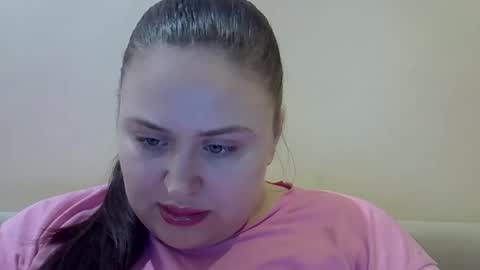 Snapshot of miss_crystaal chatting on December 2025 04:59:02 PM Miss Crystal online show from December 2025 04:59:02 PM