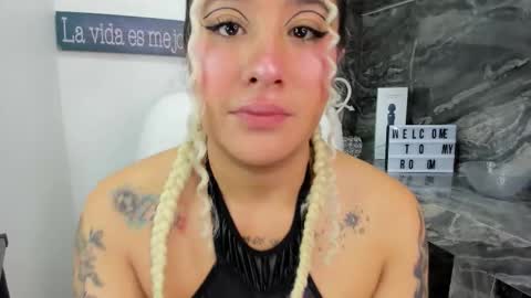 Danika online show from October 2025 11:00:02 AM