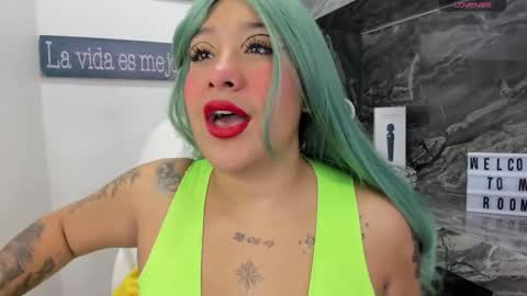 Danika online show from November 2025 11:03:01 AM