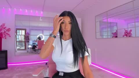 miss_diamond__ online show from April 2026 07:31:01 AM