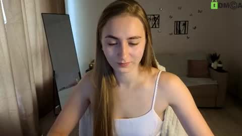 Snapshot of miss_emily19 chatting on June 2026 08:23:02 AM Emily online show from June 2026 08:23:02 AM