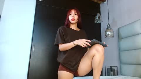 Snapshot of miss_emma_2 chatting on February 2026 07:44:02 PM emma online show from February 2026 07:44:02 PM