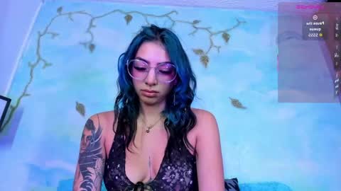 Snapshot of miss_evans_ chatting on April 2026 01:37:01 AM miss_evans_ online show from April 2026 01:37:01 AM
