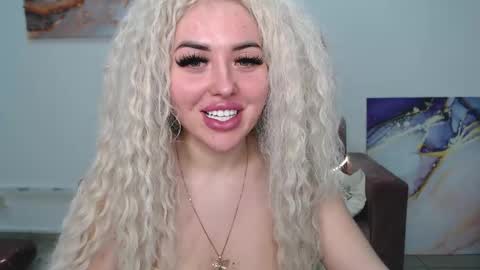 Snapshot of miss_kiten chatting on March 2025 12:29:02 AM miss_kiten online show from March 2025 12:29:02 AM