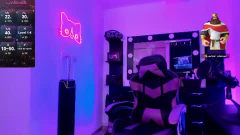 Snapshot of miss_kittyn chatting on July 2026 06:32:01 PM Miss Kittyn online show from July 2026 06:32:01 PM