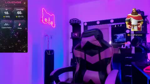 Snapshot of miss_kittyn chatting on July 2026 07:28:01 PM Miss Kittyn online show from July 2026 07:28:01 PM