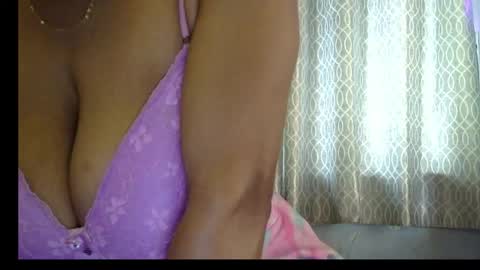 Snapshot of miss_mahi69 chatting on May 2026 06:32:01 AM Mahi online show from May 2026 06:32:01 AM