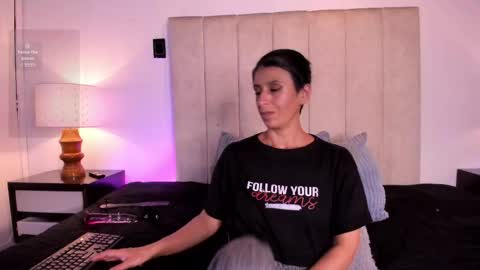 Snapshot of miss_milf_ chatting on May 2026 08:06:02 PM miss_milf_ online show from May 2026 08:06:02 PM
