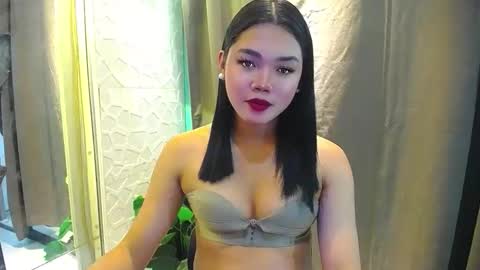 Snapshot of miss_precious_xx chatting on March 2026 04:50:02 AM Precious online show from March 2026 04:50:02 AM